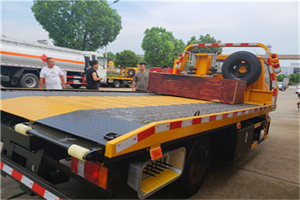 宜州附近拖车电话号码服务